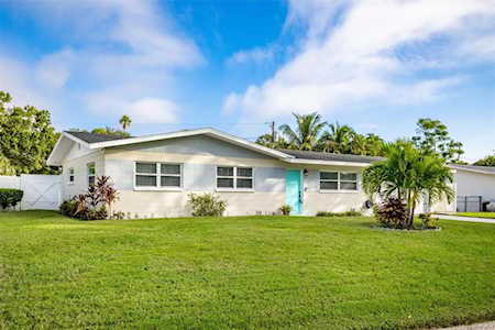 3672 Searobin Dr SE St. Petersburg, FL 33705