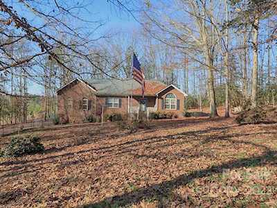 8003 Parkview Ln Sherrills Ford, NC 28673