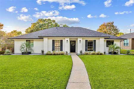 904 Village Green Drive Rockwall, TX 75087