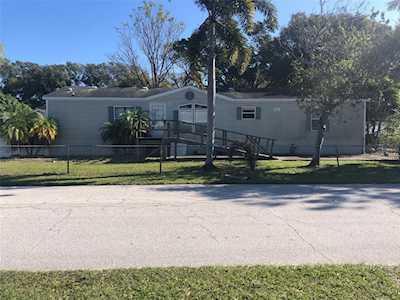 6093 109th Ave Pinellas Park, FL 33782