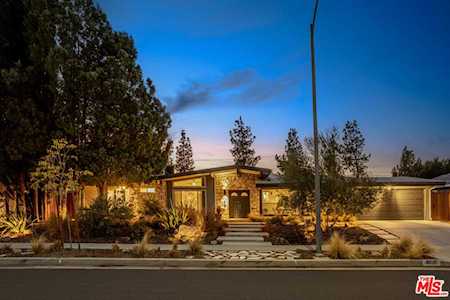 4835 Almidor Ave Woodland Hills, CA 91364