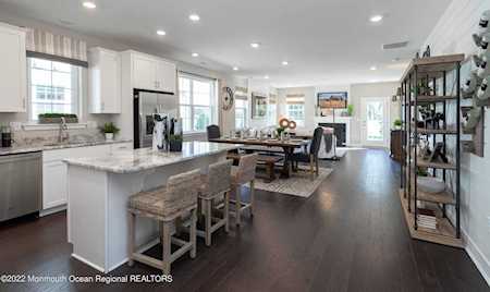 16 Laurel Rd Plumsted, NJ 08533