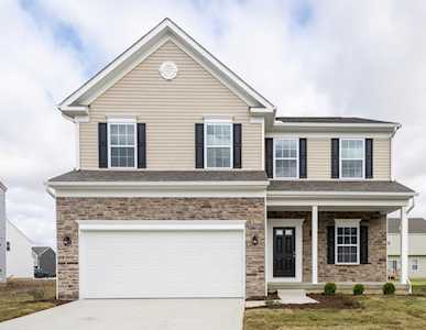 63 Hawthorne Drive Ashville, OH 43103