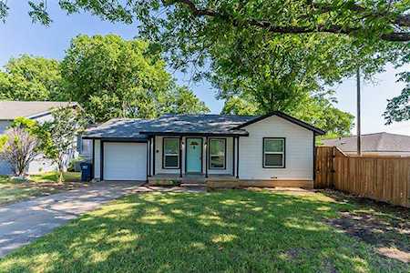 5808 Locke Avenue Fort Worth, TX 76107