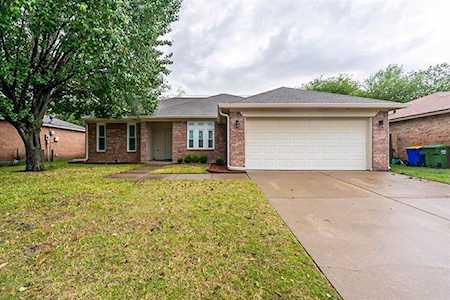 6933 Brookdale Drive Watauga, TX 76148