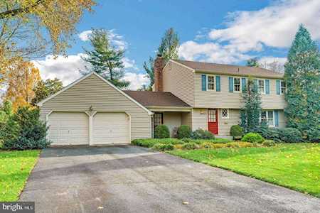 237 Hedgeman Rd Moorestown, NJ 08057