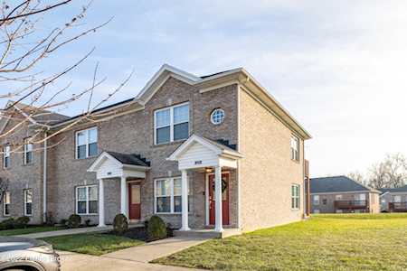6008 Wooded Creek Dr #202 Louisville, KY 40291