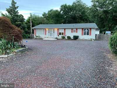 61 Parker St Manahawkin, NJ 08050