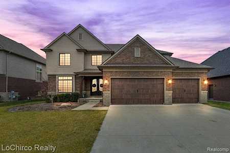 49629 Bingham Macomb, MI 48044