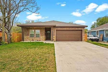 5825 Bonnell Avenue Fort Worth, TX 76107