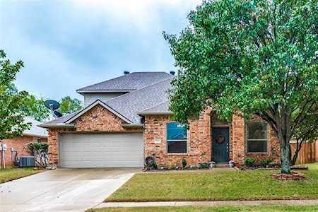 7910 Fox Chase Drive Arlington, TX 76001