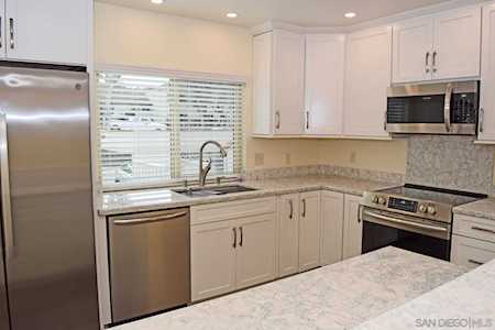 17469 Plaza Del Curtidor #202 San Diego, CA 92128