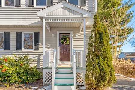 31 Amesbury St Dracut, MA 01826