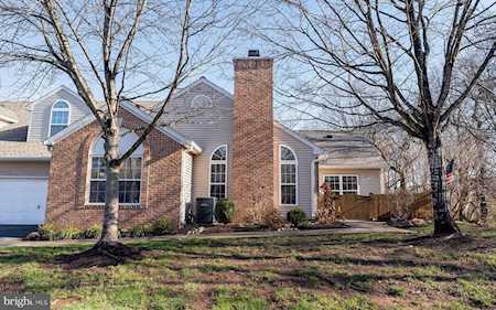 66 Woolsey Ct Pennington, NJ 08534