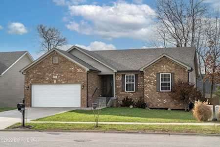 8904 Wooden Horse Dr Louisville, KY 40229