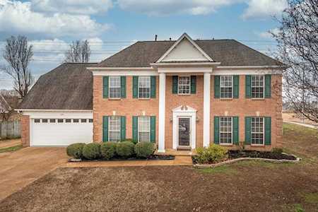 1270 River Bank Dr Collierville, TN 38017