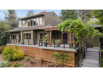 3900 SW Hillsdale AVE Portland, OR 97239