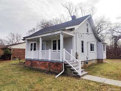 29105 Saint Martins St Livonia, MI 48152