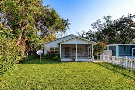 1525 Moravia Ave Holly Hill, FL 32117