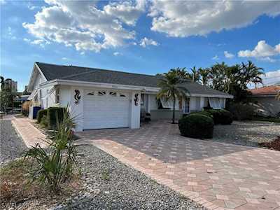 16 Palmview Blvd Fort Myers Beach, FL 33931