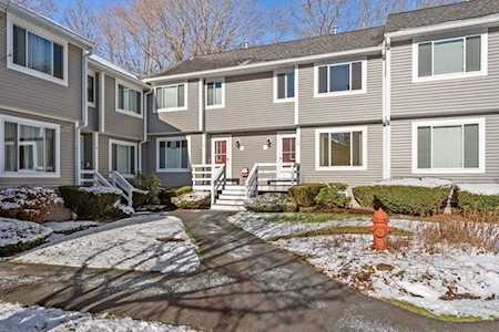 10 Hartshorn Pl #10 Walpole, MA 02081