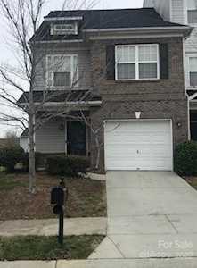 9708 Walkers Glen Dr NW Concord, NC 28027