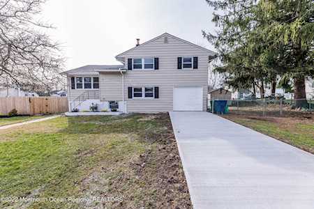 15 Manor Dr Neptune Township, NJ 07753