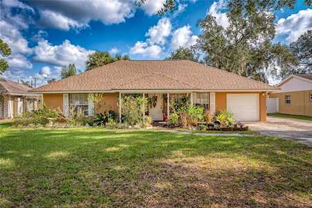 6805 Wilshire Ct Tampa, FL 33615