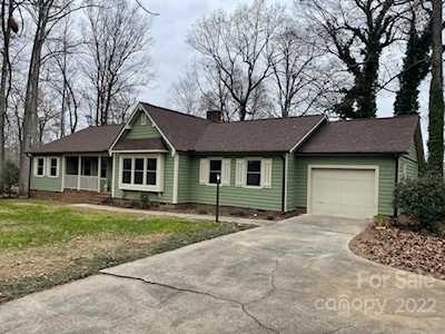 1804 Hemlock Dr Albemarle, NC 28001