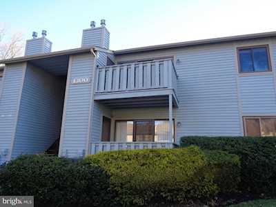 1301 Woodhollow Dr Marlton, NJ 08053
