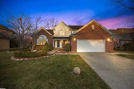 46724 Glen Pointe Shelby Twp, MI 48315