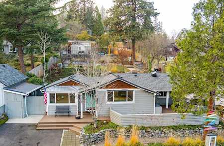679 Beach St Ashland, OR 97520
