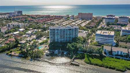 1660 Summerhouse Ln #201 Sarasota, FL 34242
