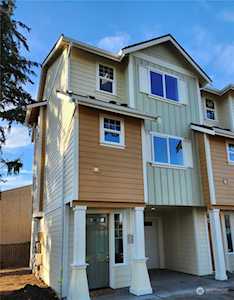 334 9th Ave SE #B-5 Puyallup, WA 98372