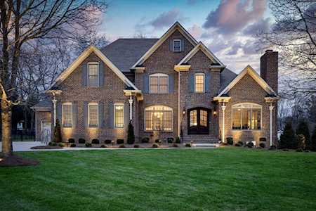 2404 Durham Manor Dr Franklin, TN 37064