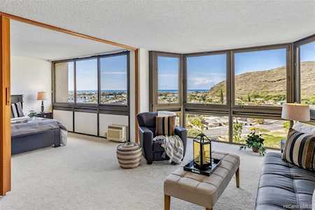 521 Hahaione Street #2/10K Honolulu, HI 96825