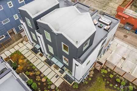 5244 Brooklyn Ave NE #A Seattle, WA 98105