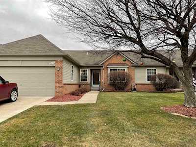 34341 Manor Run Cir Sterling Heights, MI 48312