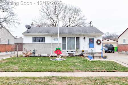 260 Hecht Madison Heights, MI 48071