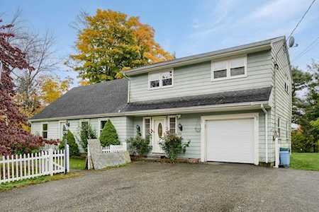 44 Maplewood Ave West Boylston, MA 01583