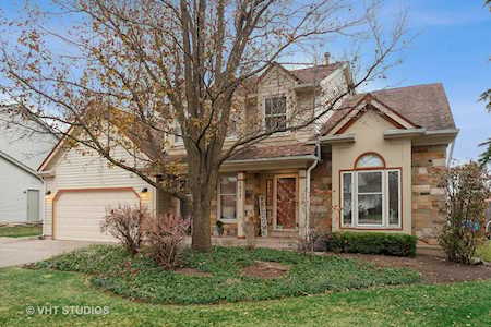 1517 Quaker Hollow Ct S Buffalo Grove, IL 60089