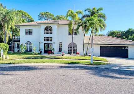 1372 Hillside Dr Tarpon Springs, FL 34689