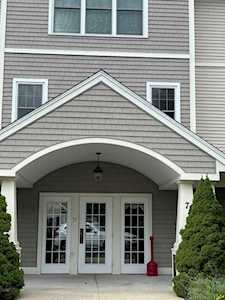 7 Crescent Way #203 Sturbridge, MA 01518