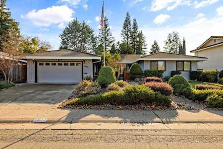 8070 Vintage Way Fair Oaks, CA 95628