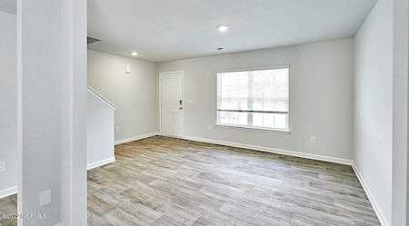1917 Rolling Meadows Drive Greenville, NC 27858