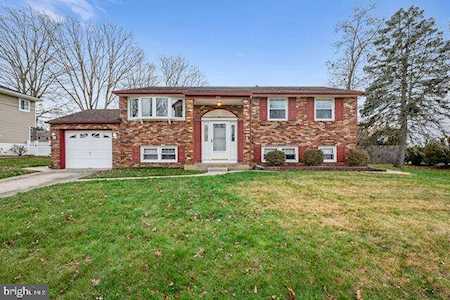 904 Howe Dr Turnersville, NJ 08012