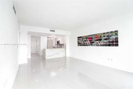 253 NE 2nd St #3106 Miami, FL 33132