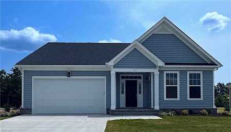 617 Hayes Dr Chesapeake, VA 23320