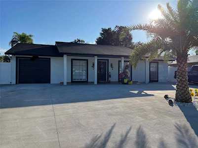 6807 Robinswood Ln Tampa, FL 33634
