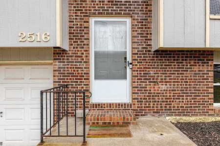 2516 S Grandview CIR Columbia, MO 65203
